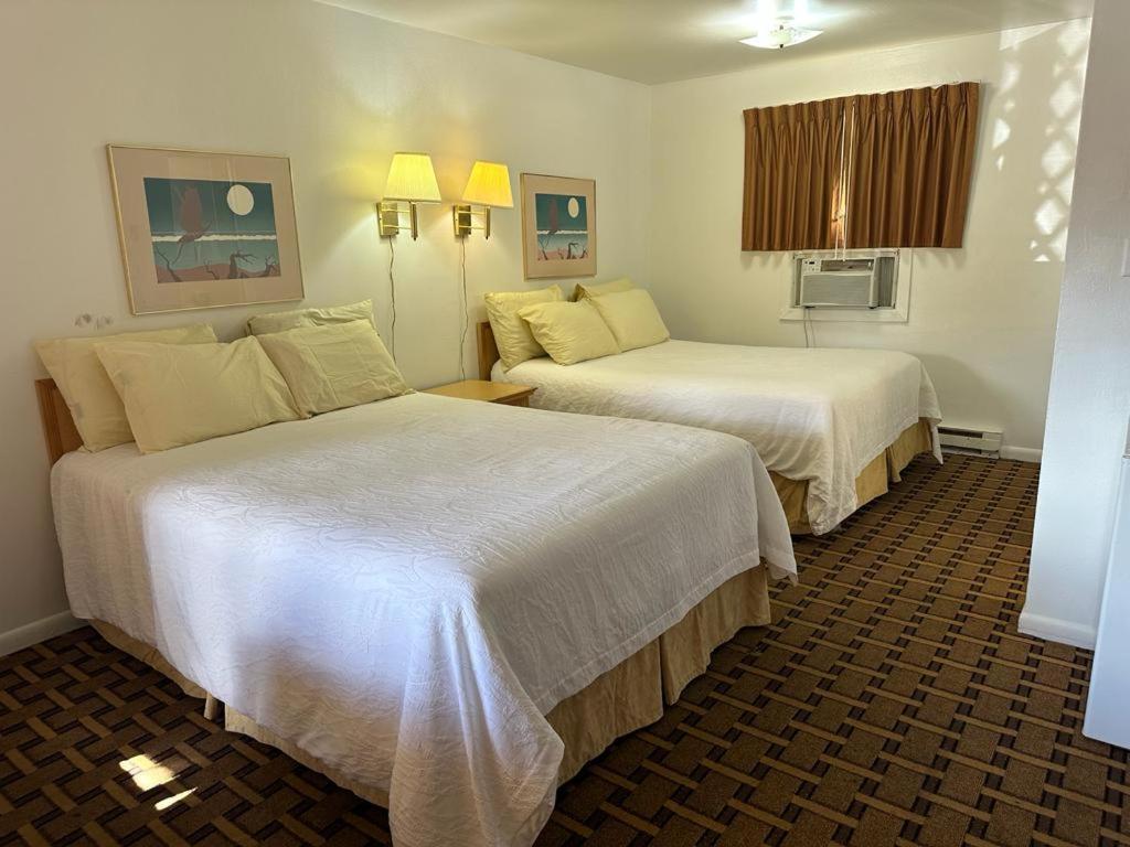 Ski'S Western Motel Грейт-Фолс Экстерьер фото