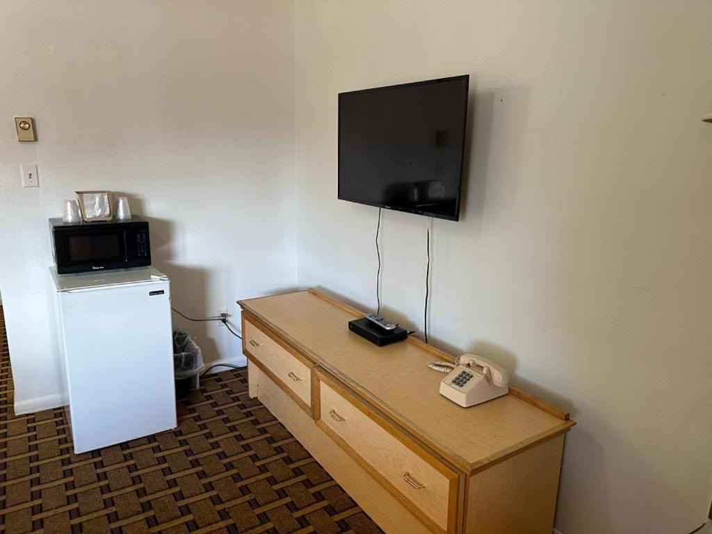 Ski'S Western Motel Грейт-Фолс Экстерьер фото