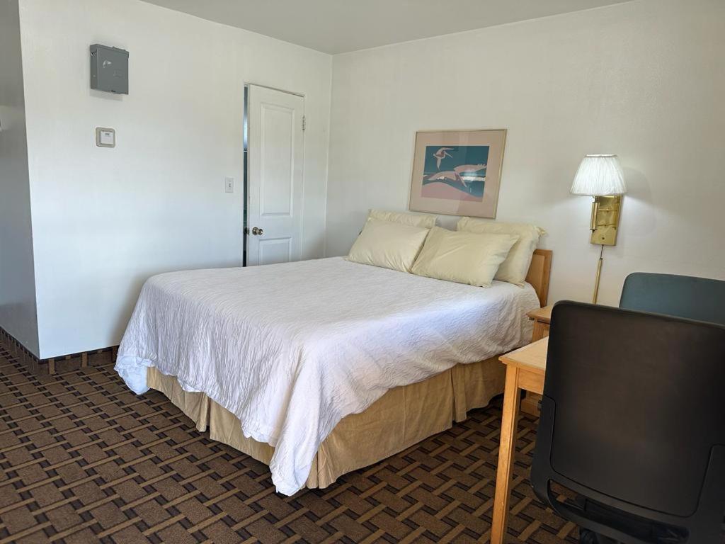 Ski'S Western Motel Грейт-Фолс Экстерьер фото