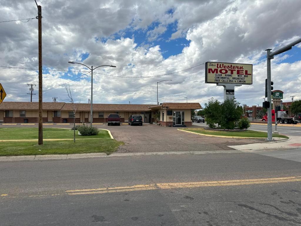 Ski'S Western Motel Грейт-Фолс Экстерьер фото